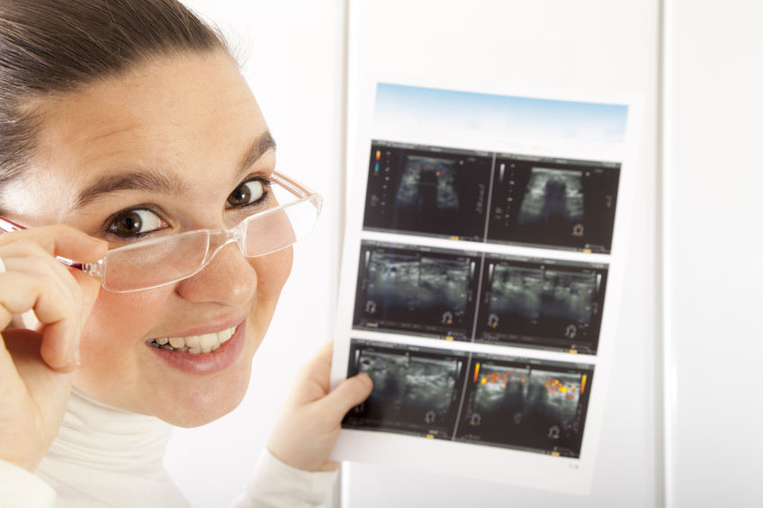 A ginecologista deve dar as orientações básicas quando solicita a ultrassonografia da tireoide.
